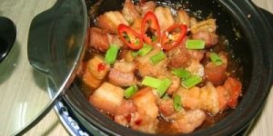 Braised pork in clay pot