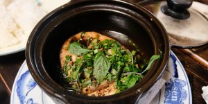Braised mackerel in clay pot
