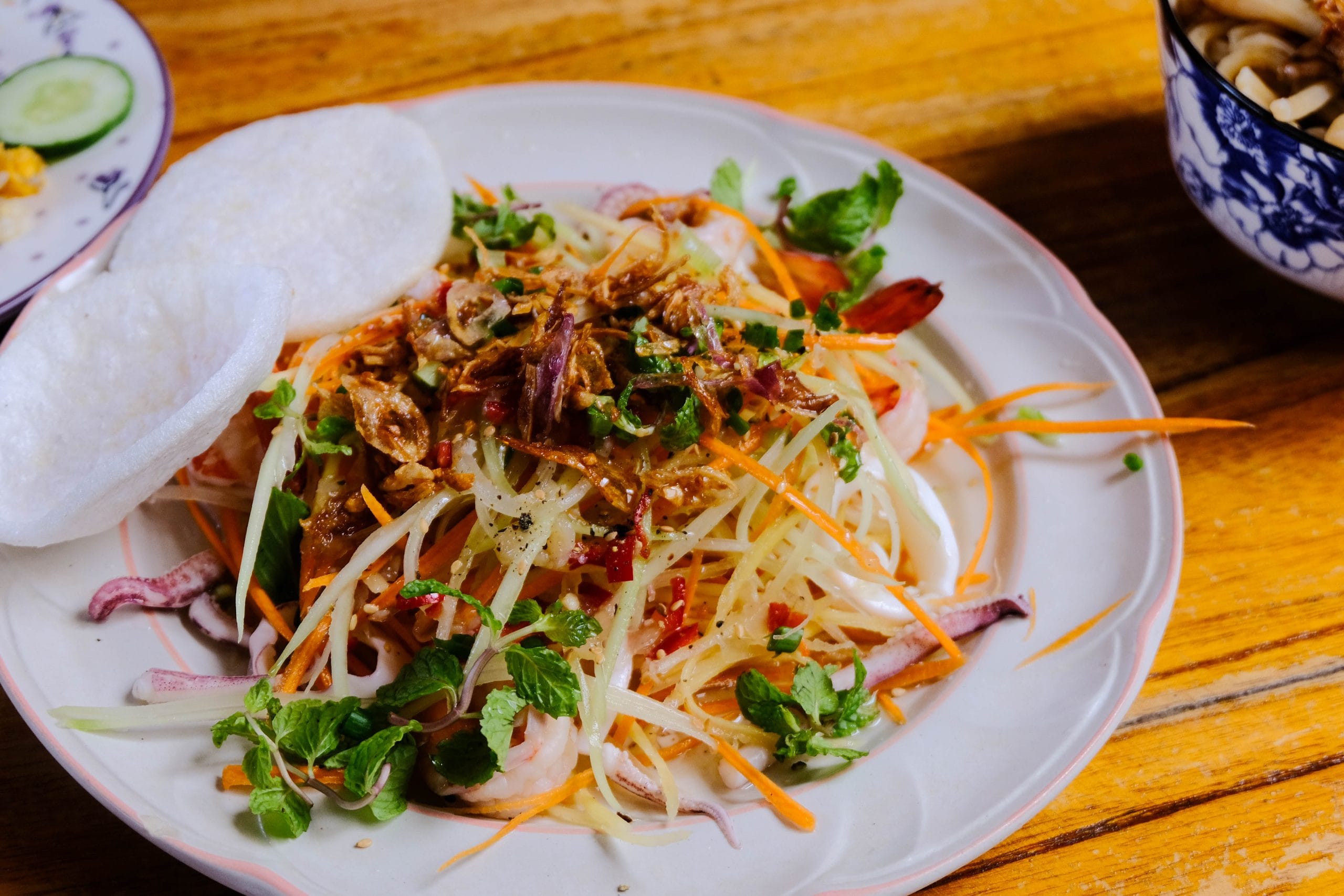 Mango salad with shrimps and squid