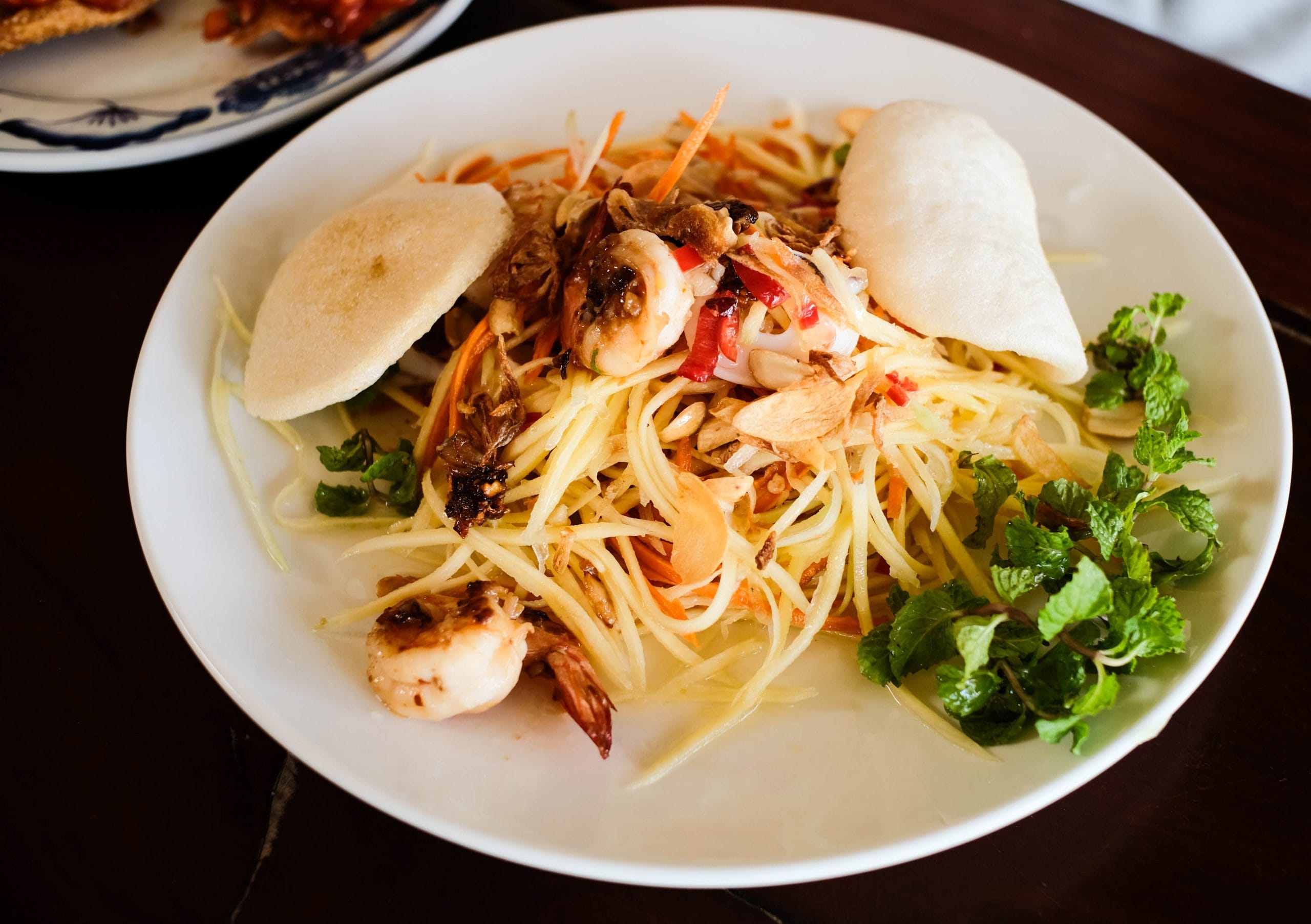 Mango salad with shrimps and squid - Image 4
