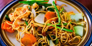 Stir- fried noodles with tofu
