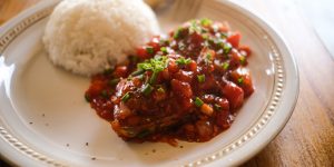 Pan- fried mackerel with tomato sauce