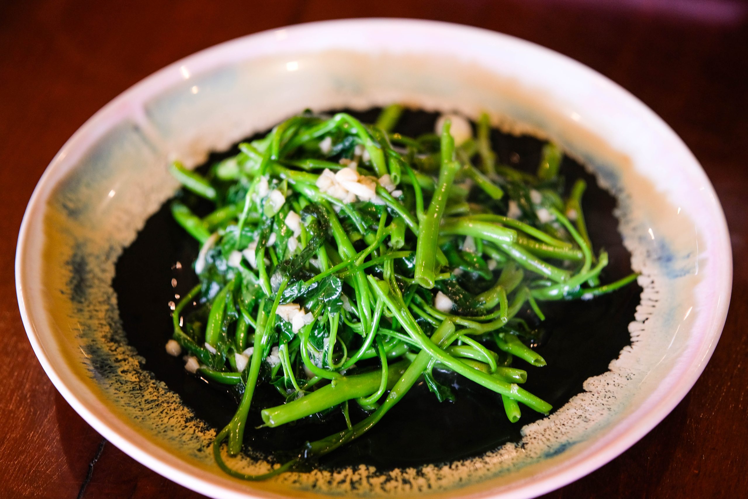 Sauteed morning glory with garlic - Image 4