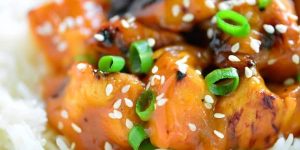 Pan- fried chicken with orange sauce and honey