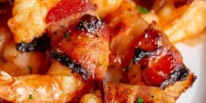 Shrimps wrapped by bacon