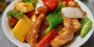 Sauteed pork with sweet and sour sauce