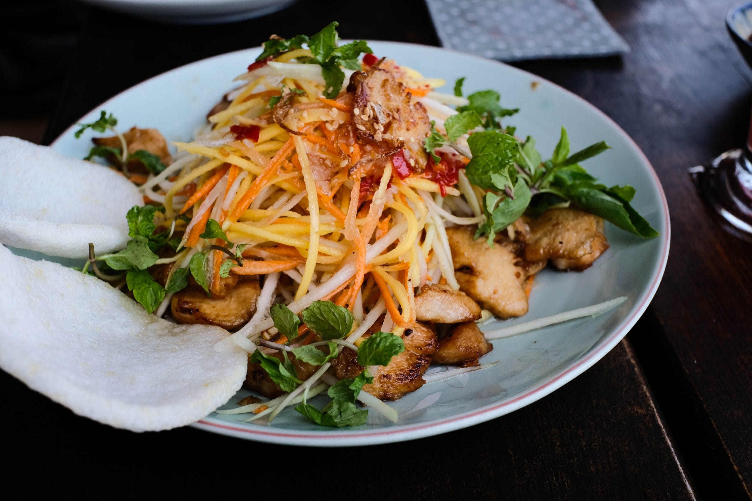 Papaya salad with chicken