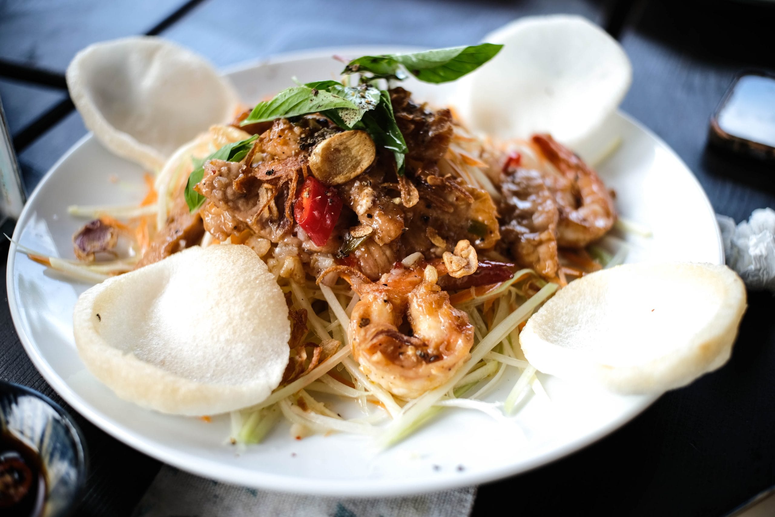 Papaya salad with shrimp and squid - Image 2